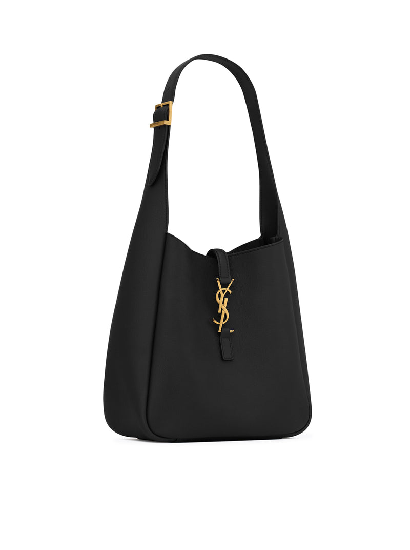 LE 5 À 7 PICCOLA E MORBIDA IN PELLE MARTELLATA