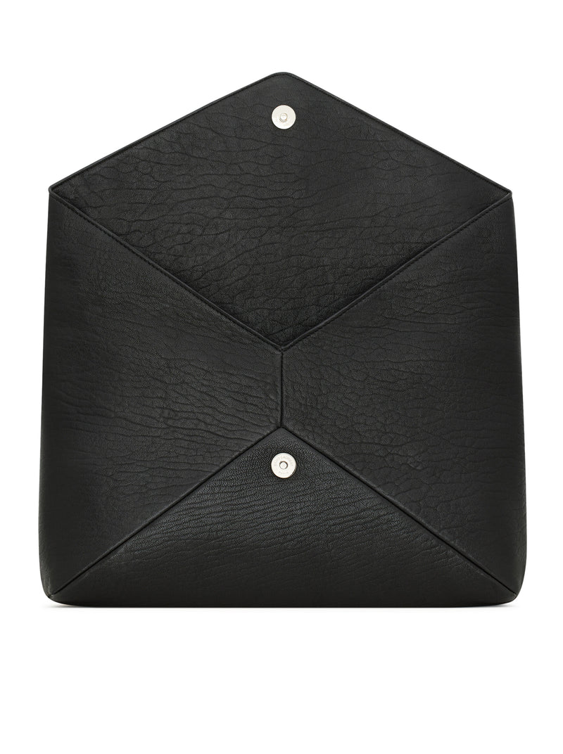 POCHETTE ENVELOPE GRANDE CASSANDRE IN PELLE DI AGNELLO MARTELLATA