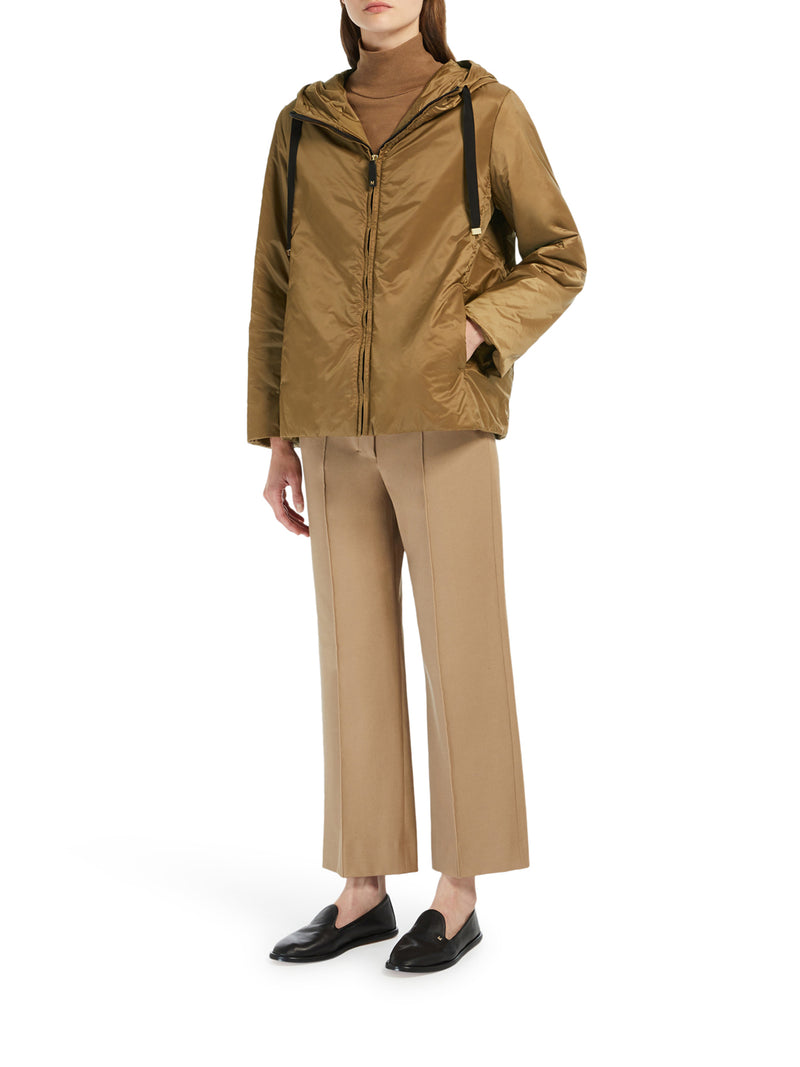 GIACCA IMBOTTITA CON CAPPUCCIO IN TELA ANTIGOCCIA