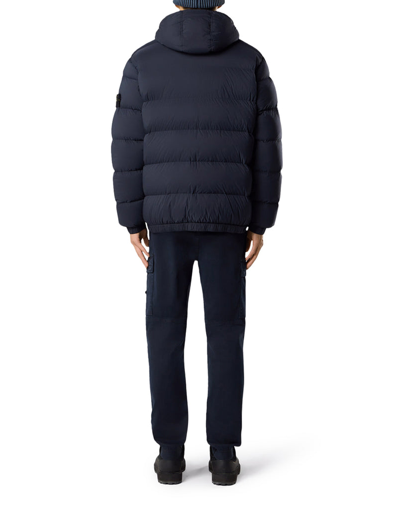 PIUMINIO CON CAPPUCCIO ANTIGOCCIA