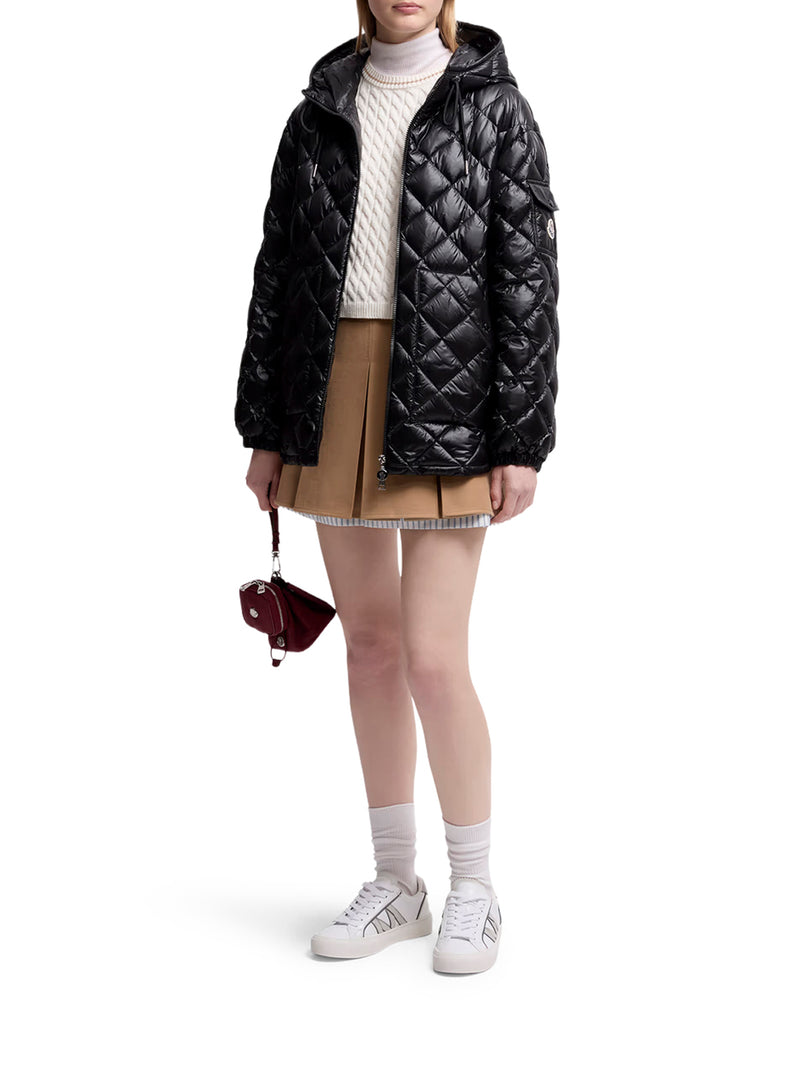 PIUMINO CORTO CON CAPPUCCIO E TRAPUNTATURA A DIAMANTE