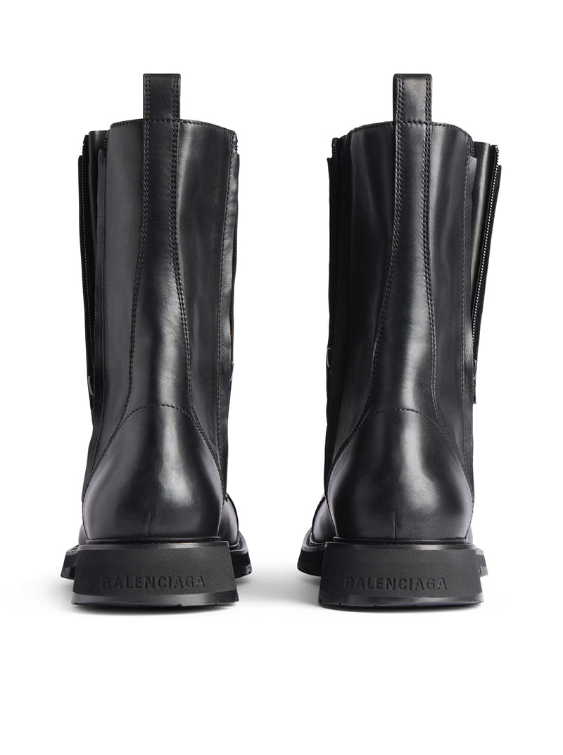 STIVALE CON LACCI IN MORBIDA PELLE DI VITELLO