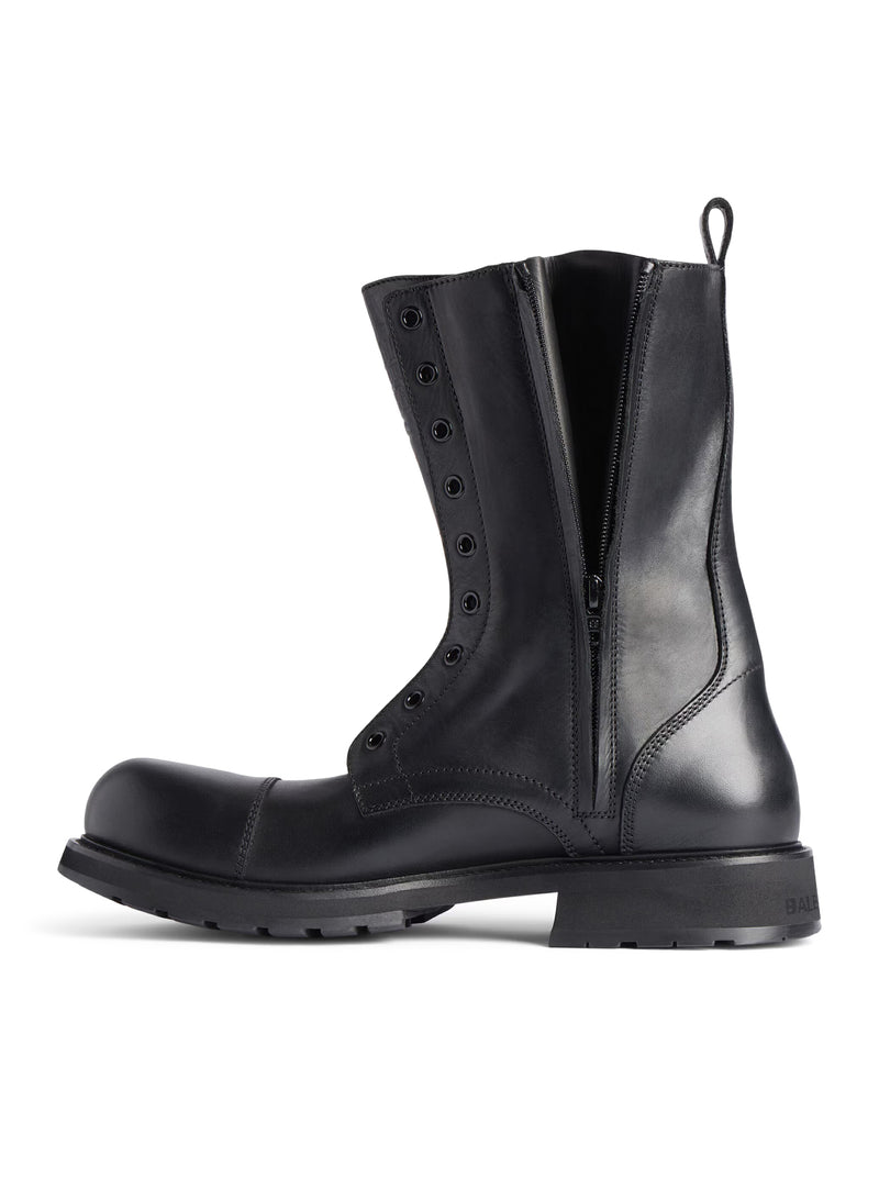 STIVALE CON LACCI IN MORBIDA PELLE DI VITELLO