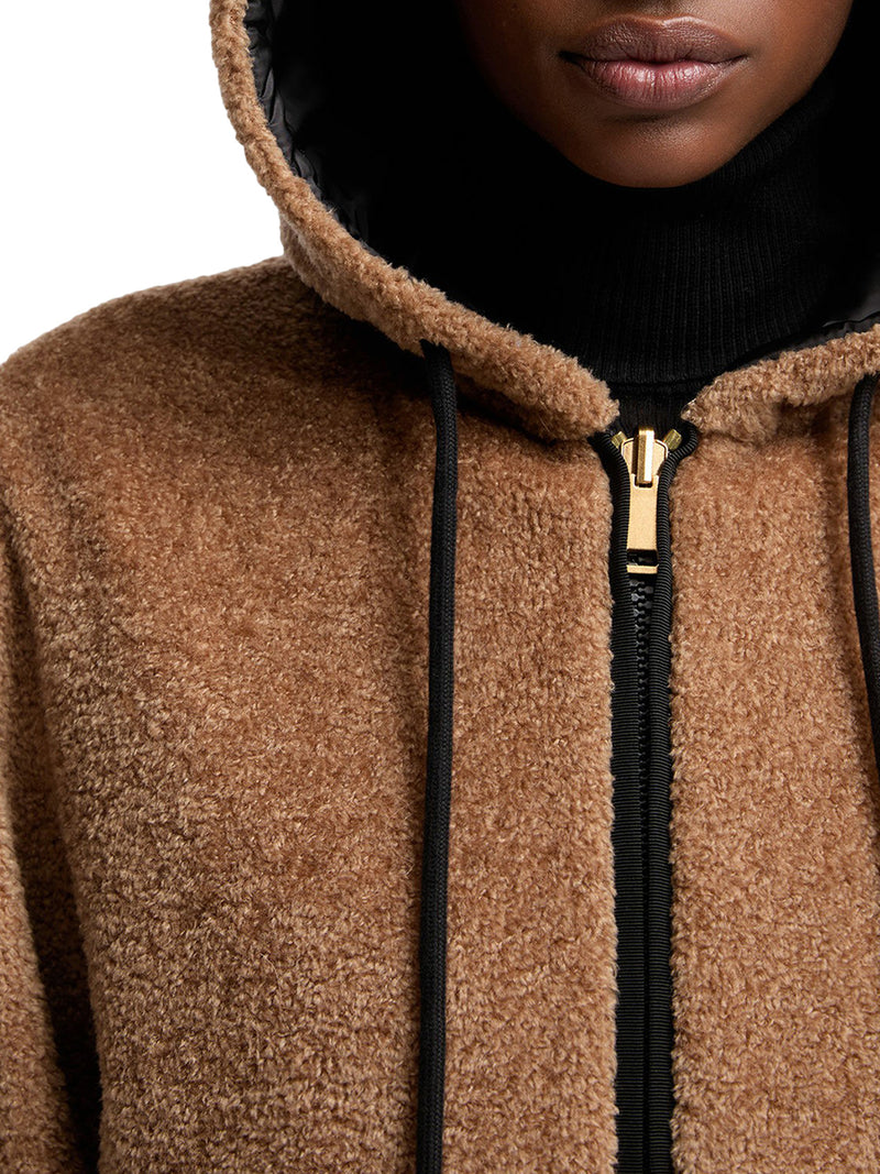 FELPA IMBOTTITA REVERSIBILE CON CAPPUCCIO