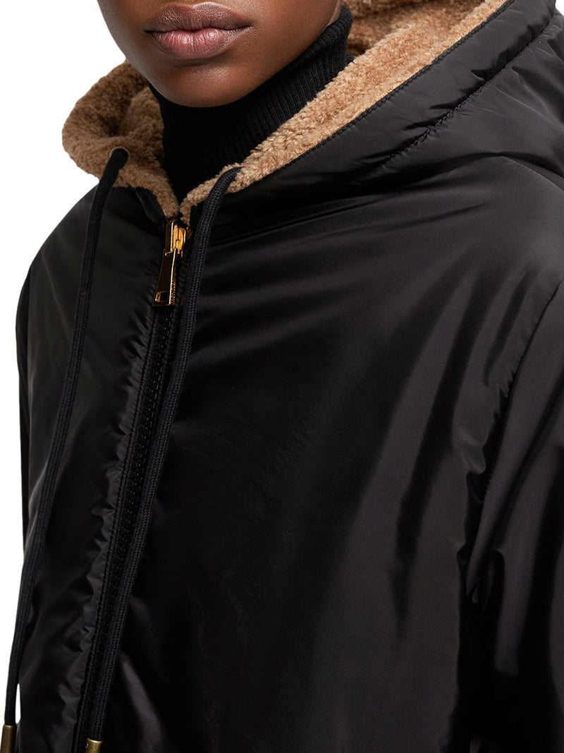 FELPA IMBOTTITA REVERSIBILE CON CAPPUCCIO