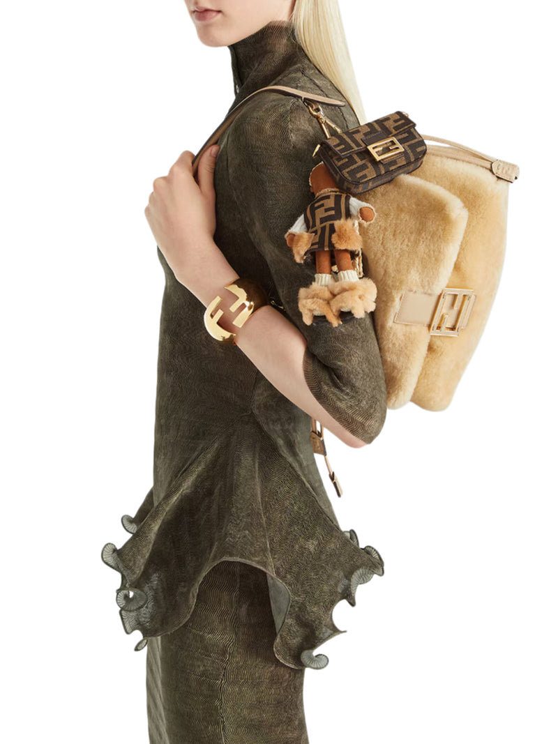 NANO BAGUETTE CHARM CHARM IN TESSUTO FF JACQUARD MARRONE