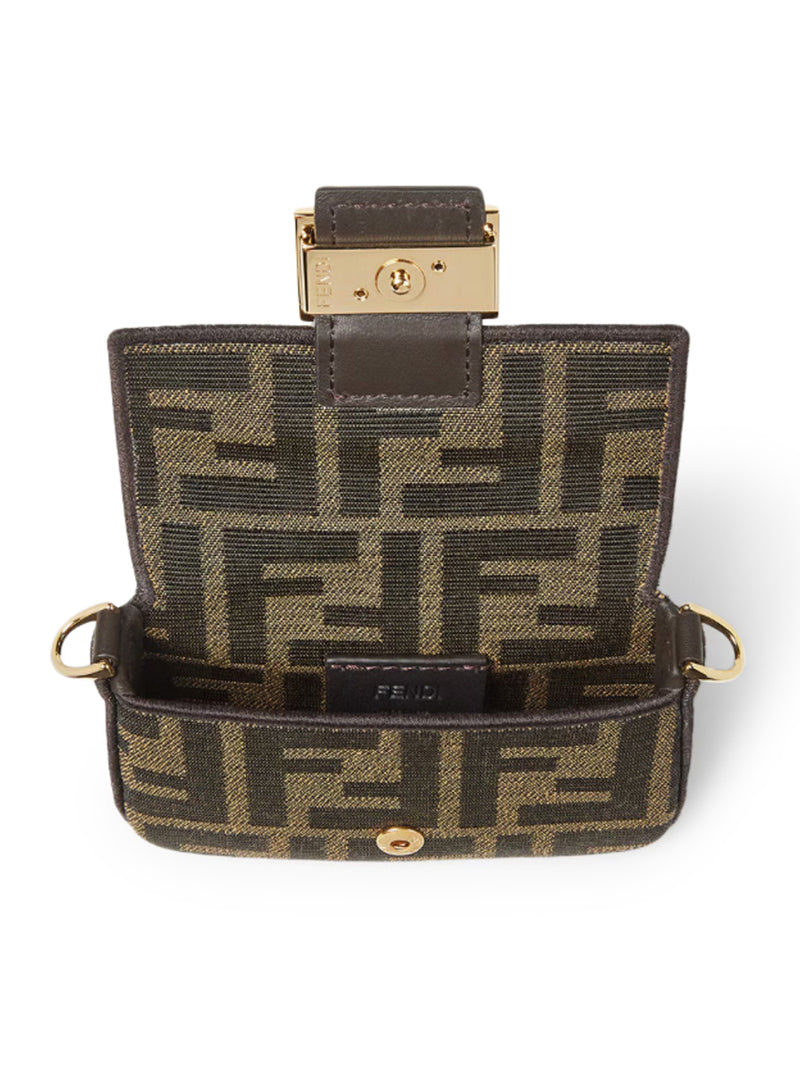 NANO BAGUETTE CHARM CHARM IN TESSUTO FF JACQUARD MARRONE