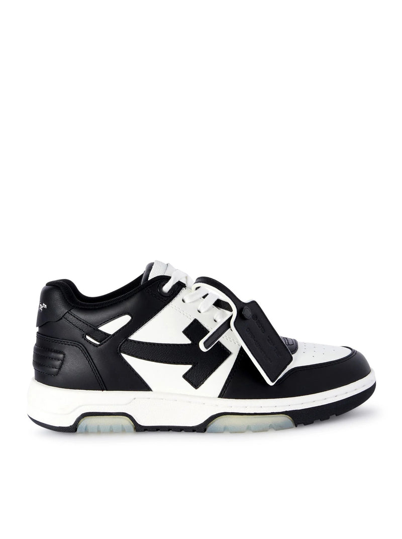 OUT OF OFFICE IN PELLE