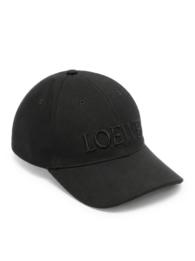 CAPPELLO IN TELA CON RICAMO SUL FRONTE