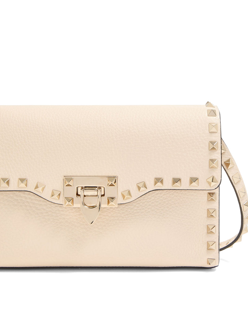 BORSA PICCOLA A TRACOLLA ROCKSTUD IN VITELLO GRANATO