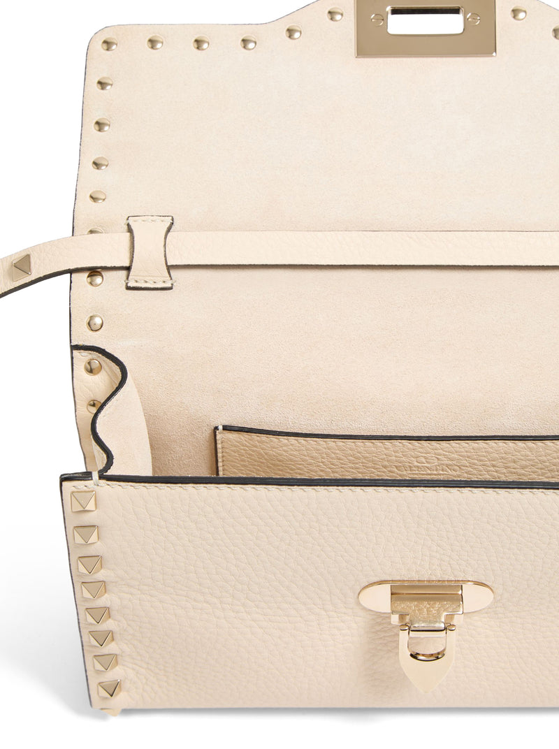 BORSA PICCOLA A TRACOLLA ROCKSTUD IN VITELLO GRANATO