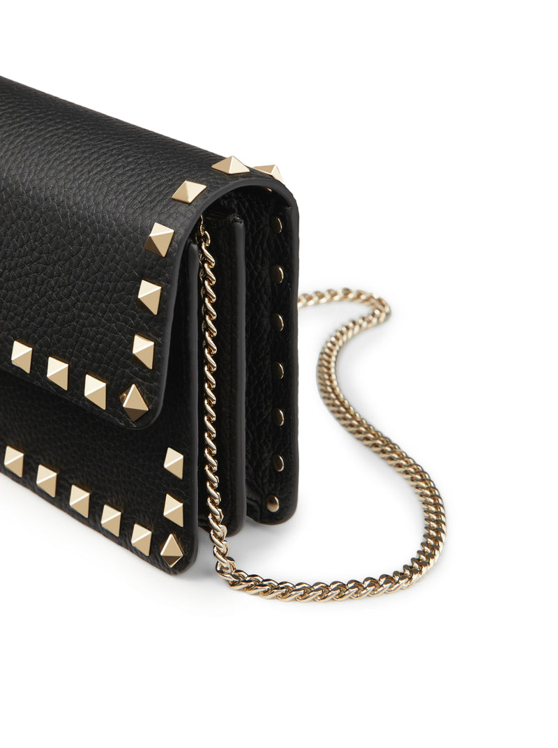 POUCH CON CATENA ROCKSTUD IN VITELLO GRANATO