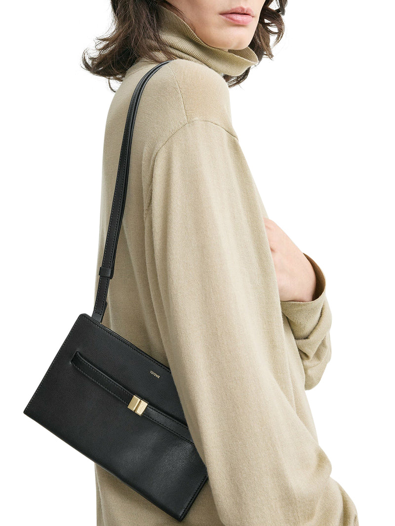 TOTEME BELTED WALLET ON CHAIN IN PELLE