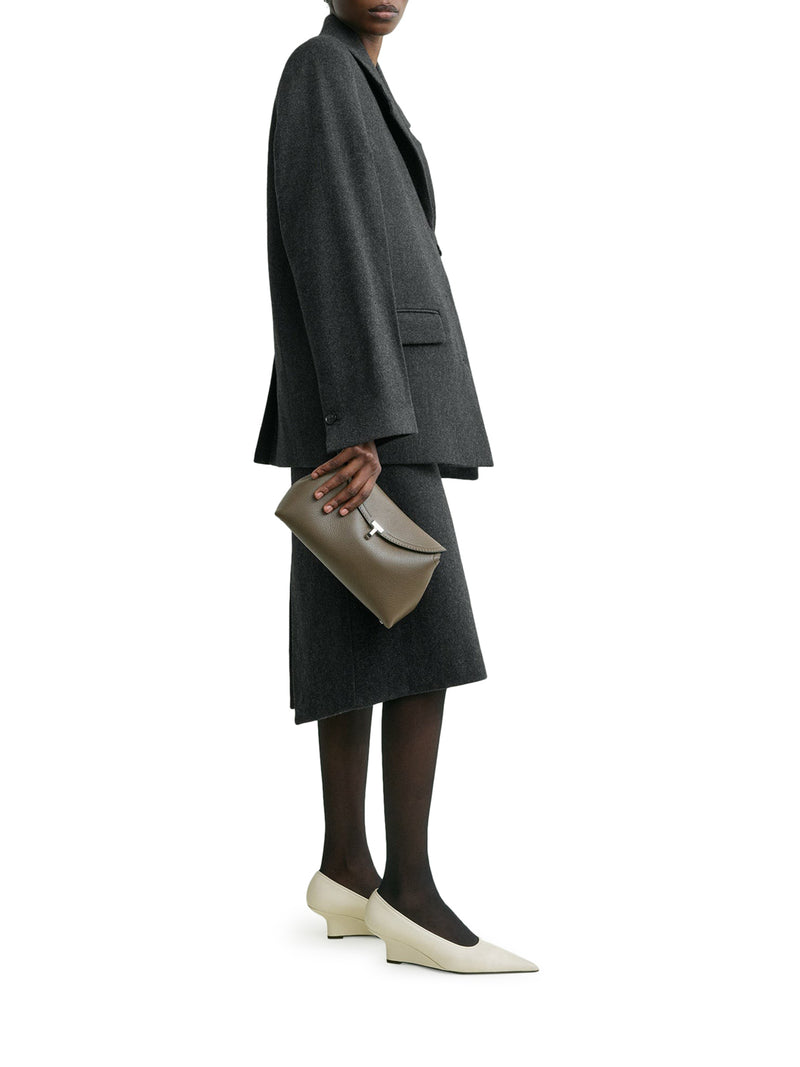 POCHETTE IN PELLE MARTELLATA T-LOCK