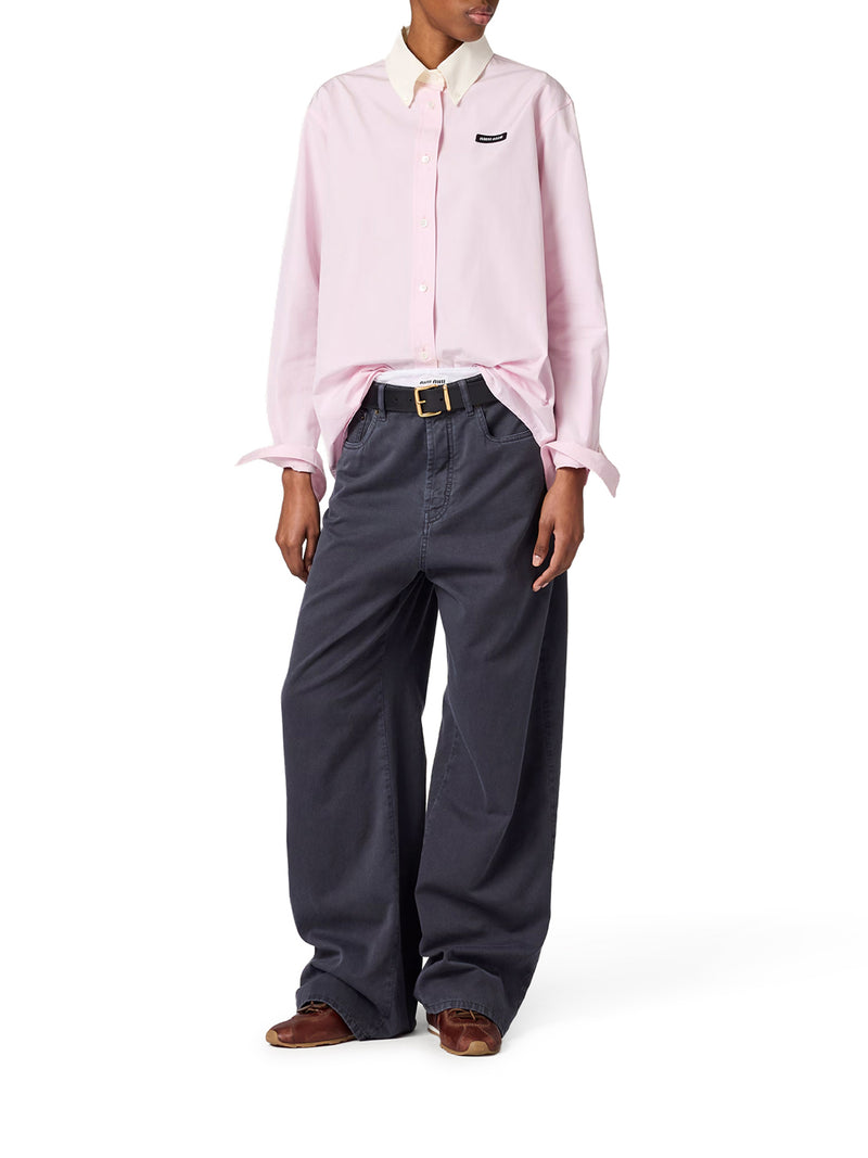 CAMICIA IN POPELINE DI COTONE CON PATCH LOGO