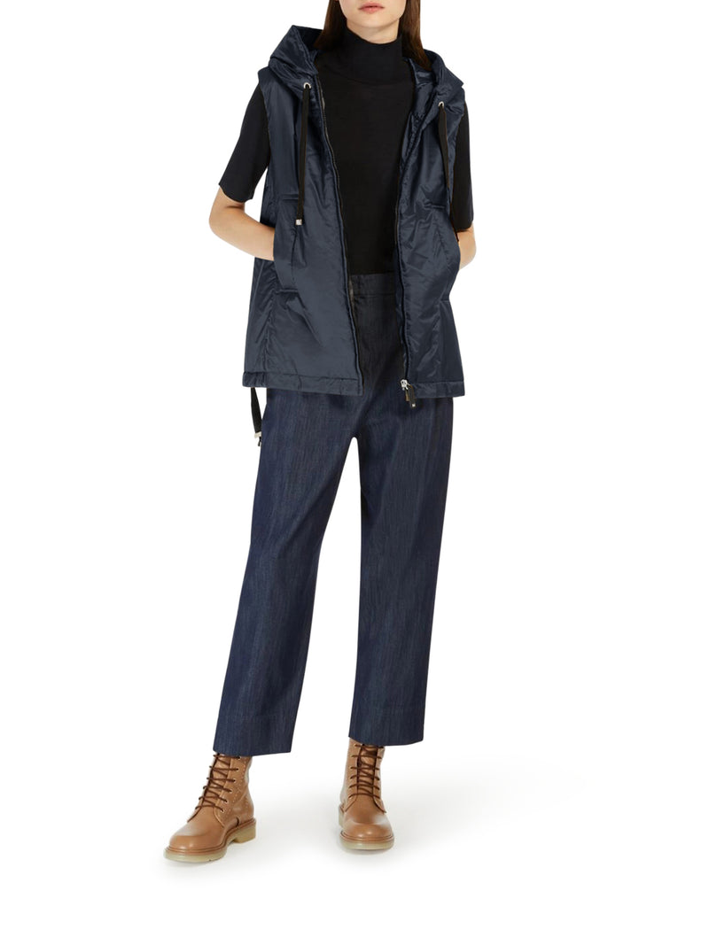 GILET IMBOTTITO CON CAPPUCCIO IN TELA ANTIGOCCIA