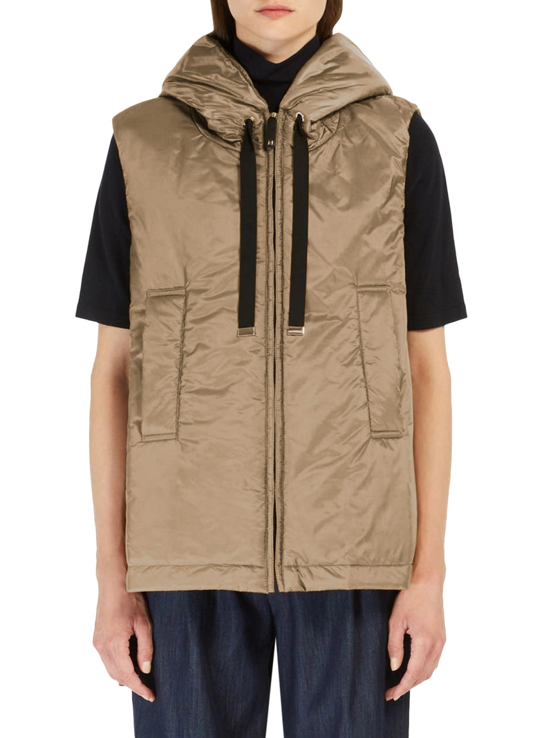 GILET IMBOTTITO CON CAPPUCCIO IN TELA ANTIGOCCIA