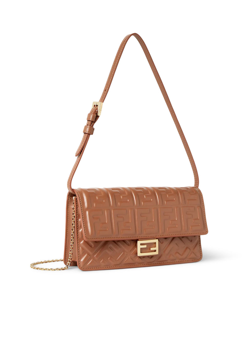 WALLET ON CHAIN BAGUETTE PORTAFOGLIO IN NAPPA SELLIER CON MOTIVO FF