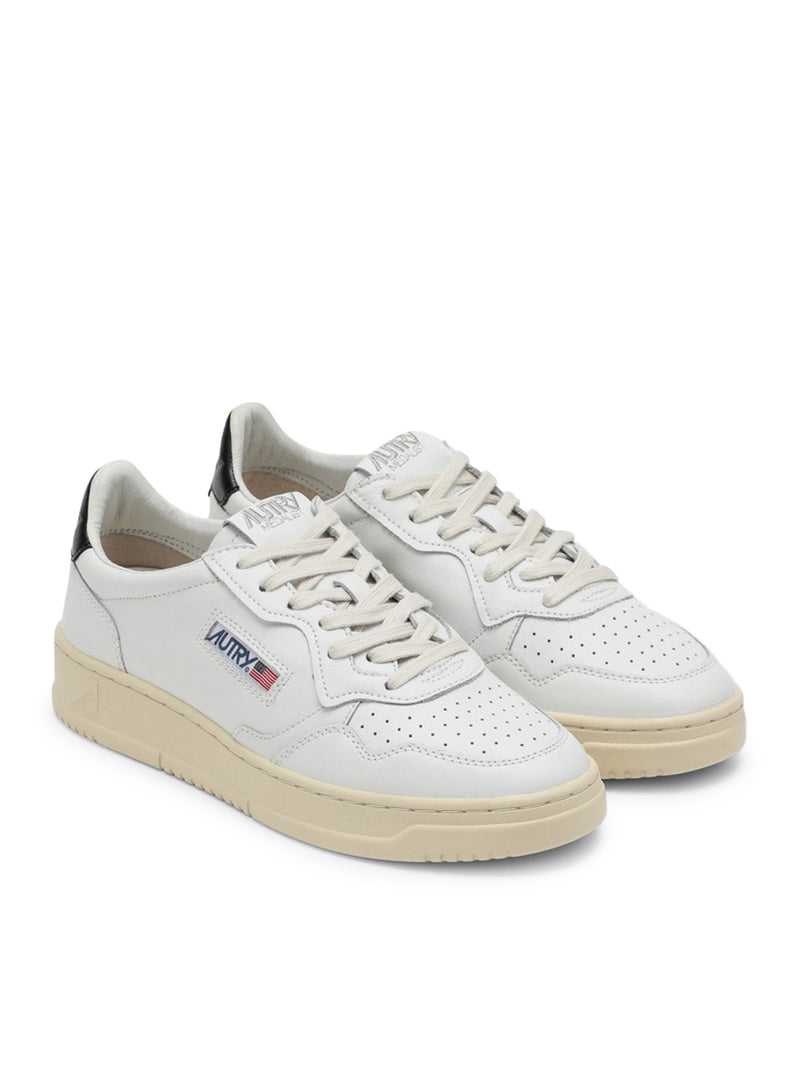 SNEAKERS MEDALIST LOW IN PELLE BIANCA E NERA