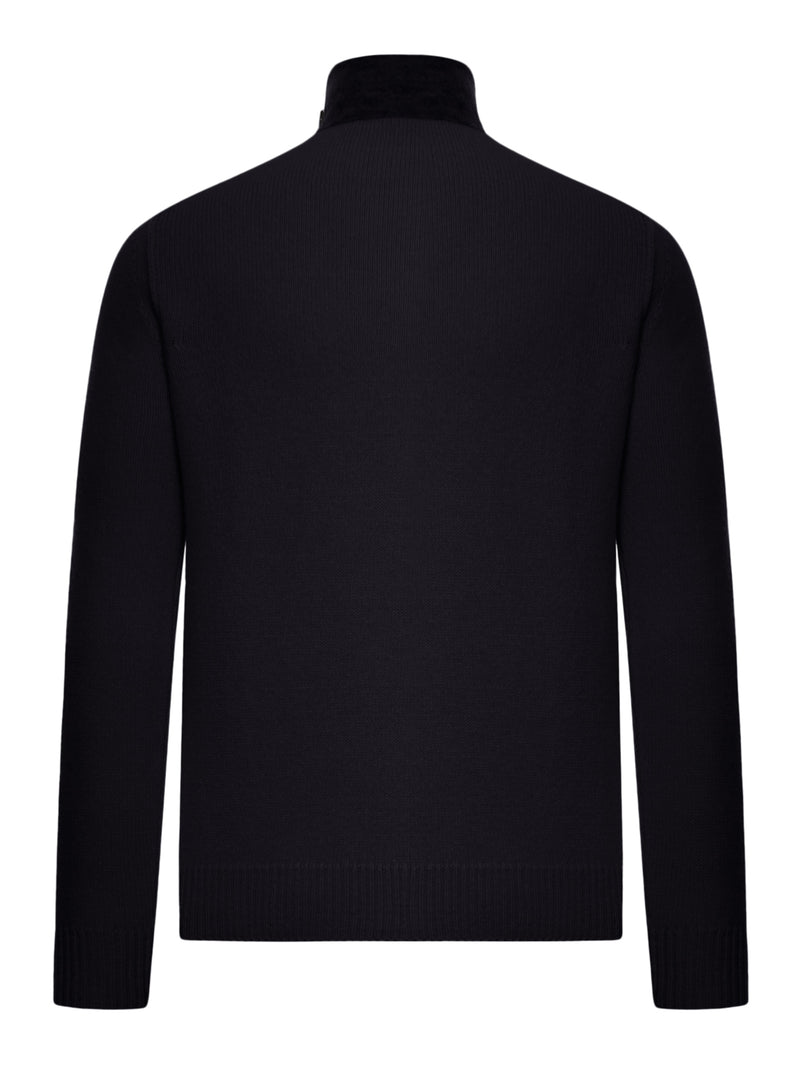 MAGLIONE VESTIBILITÀ REGULAR CON ZIP E FINTA CON BOTTONI