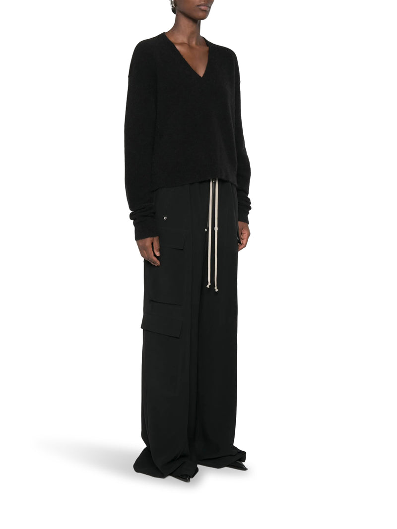 MAGLIONE A MANICHE LUNGHE CON SCOLLO A V