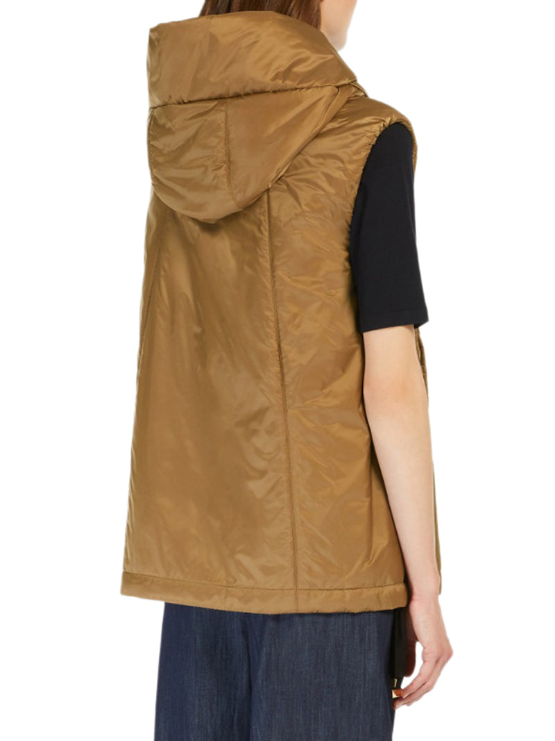 GILET IMBOTTITO CON CAPPUCCIO IN TELA ANTIGOCCIA