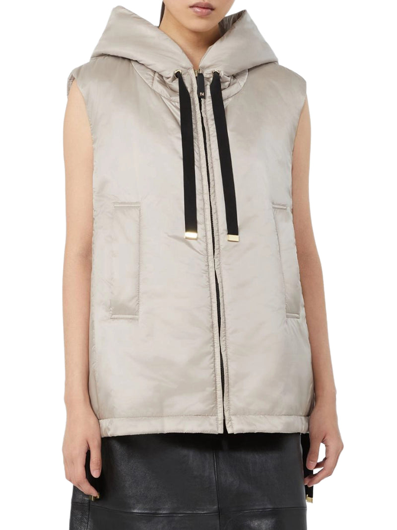GILET IMBOTTITO CON CAPPUCCIO IN TELA ANTIGOCCIA