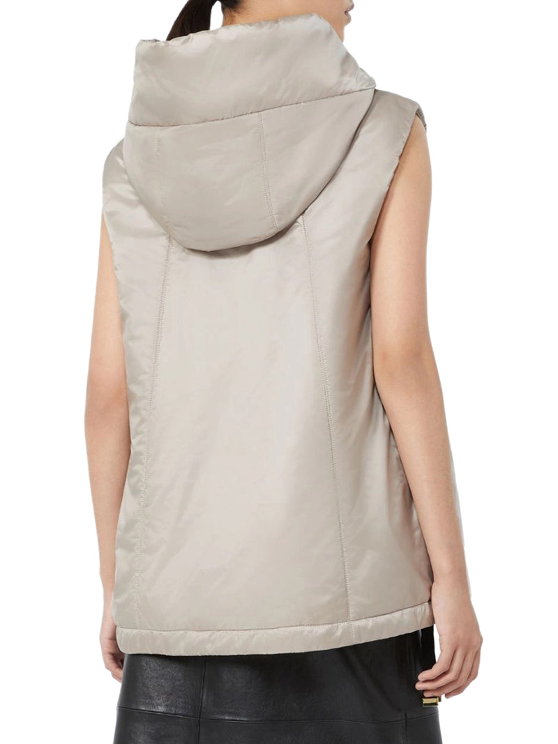 GILET IMBOTTITO CON CAPPUCCIO IN TELA ANTIGOCCIA