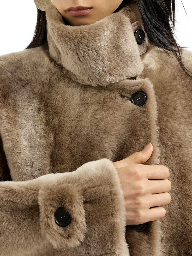 CAPPOTTO IN SHEARLING CON CINTURA E MONILE