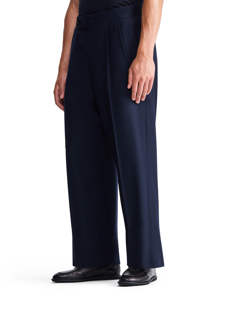 PANTALONI OVER IN LANA VERGINE FLUIDA CON PENCES
