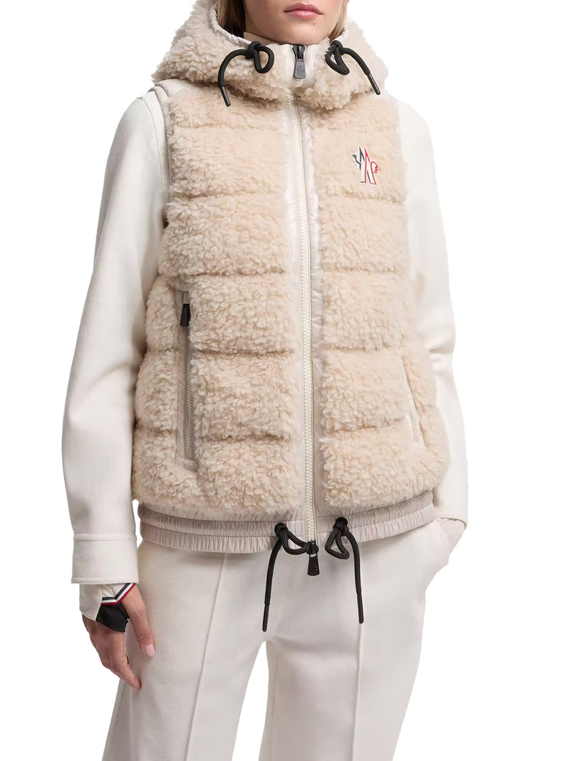 GILET ISOLANTE CON CAPPUCCIO STILE TEDDY