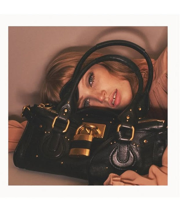 Chloe` Woman