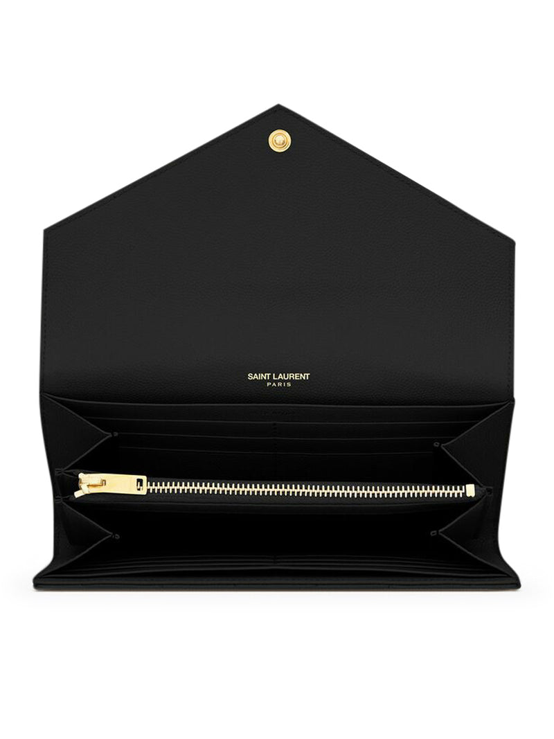 PORTAFOGLI CON PATTA GRANDE CASSANDRE MATELASSÉ IN PELLE GOFFRATA GRAIN DE POUDRE