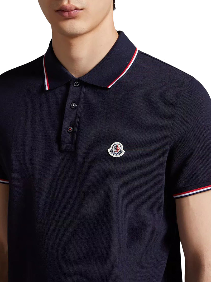 POLO CON PATCH LOGO