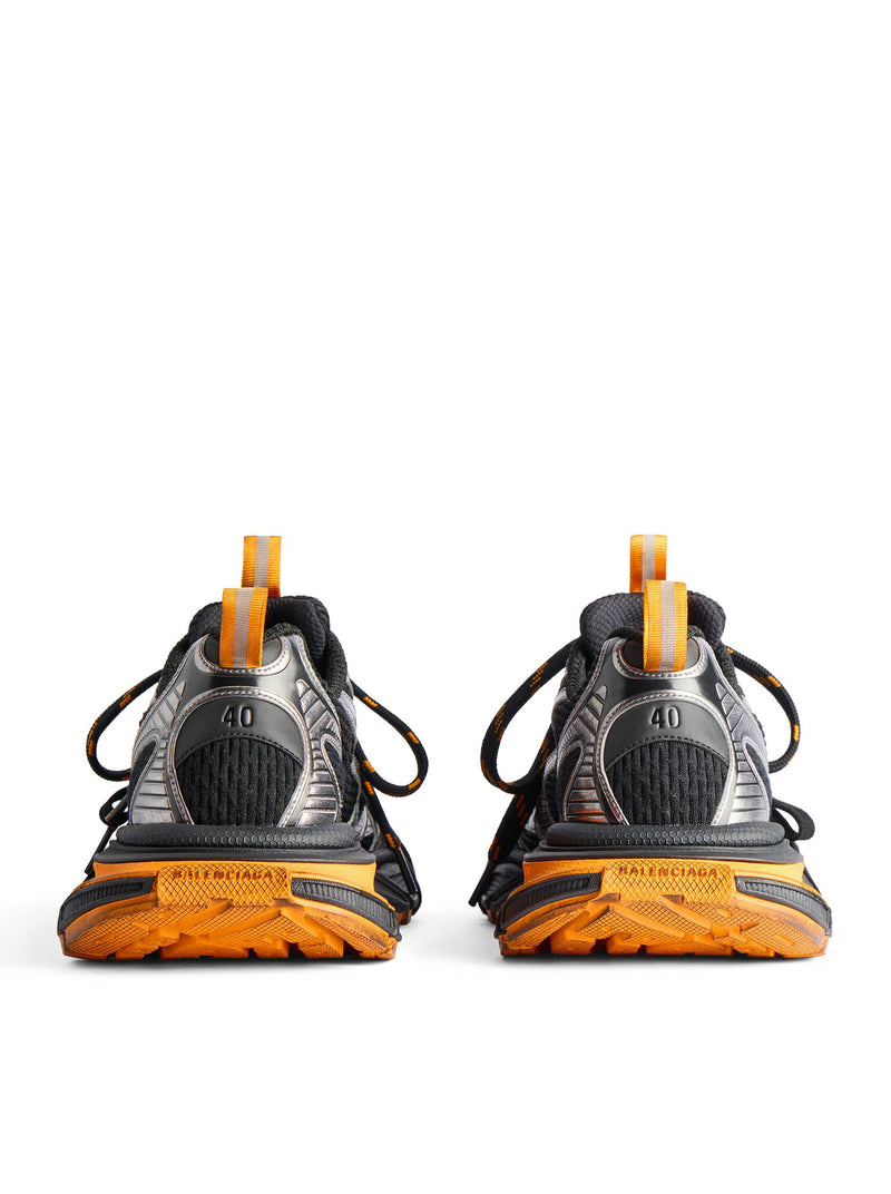 Sneaker 3XL in rete e poliuretano nero, arancione e grigio