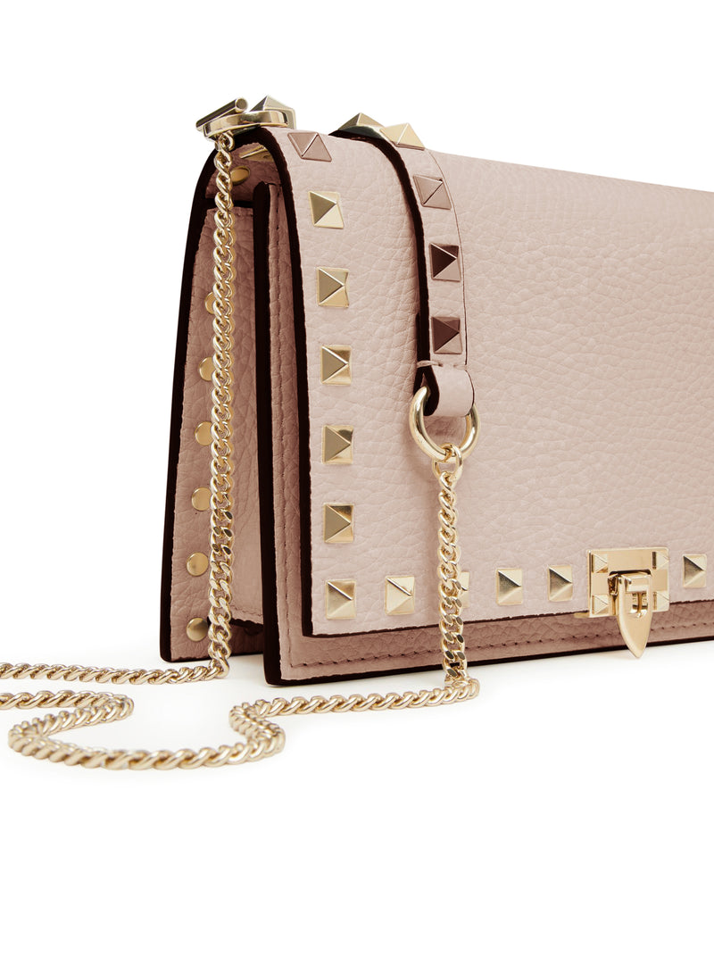 POUCH CON CATENA ROCKSTUD IN VITELLO GRANATO