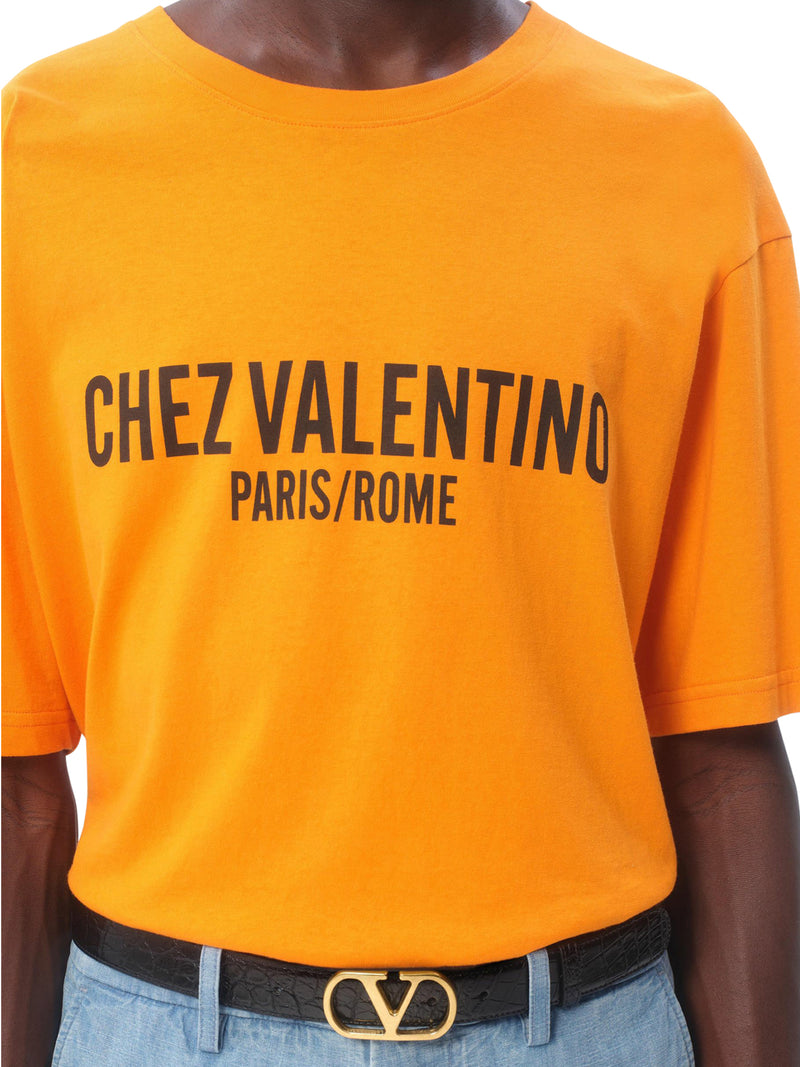 T-SHIRT IN COTONE CON STAMPA CHEZ VALENTINO