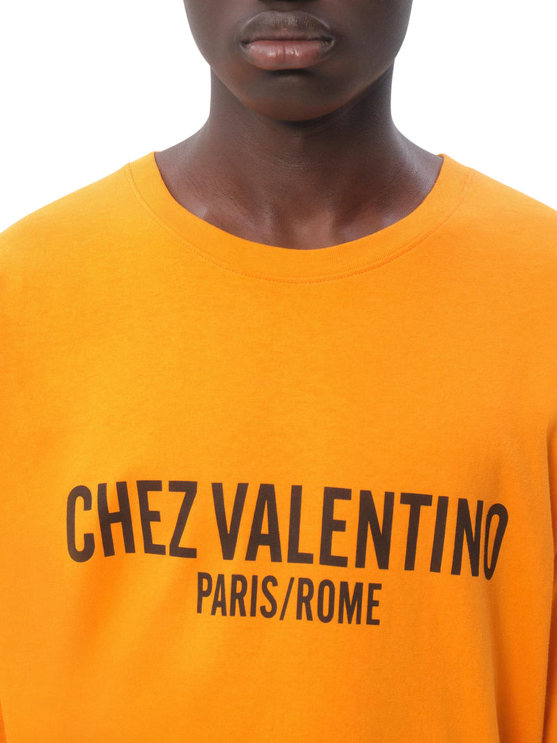 T-SHIRT IN COTONE CON STAMPA CHEZ VALENTINO