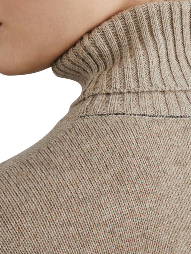 Abito in maglia di cashmere con monile