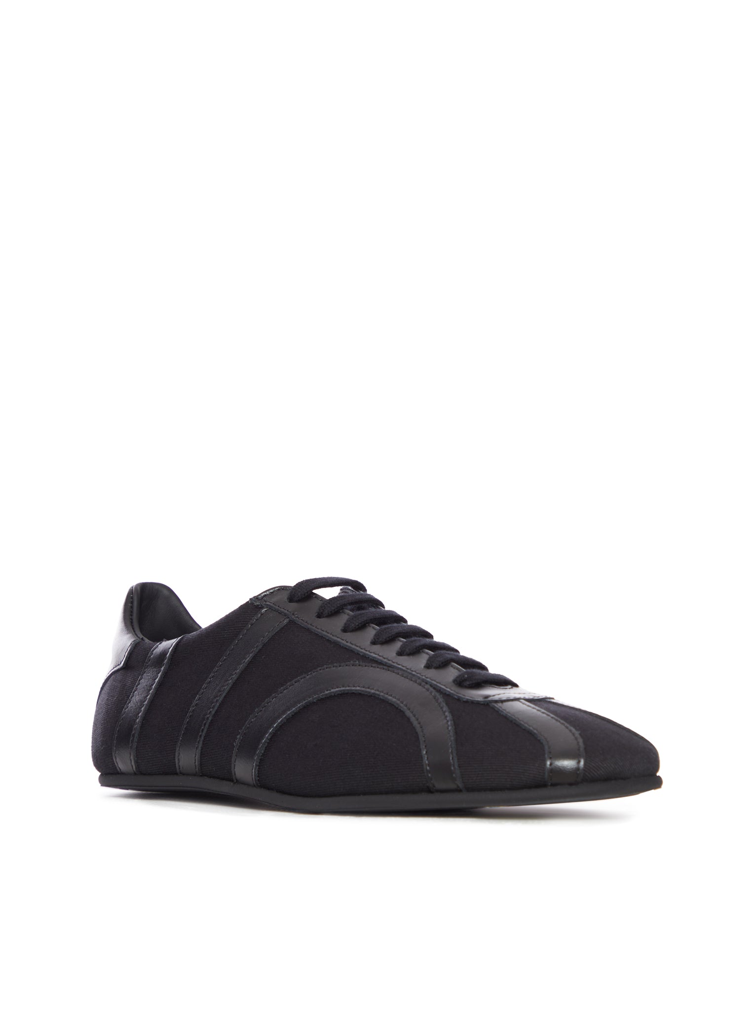 SNEAKERS IN TELA