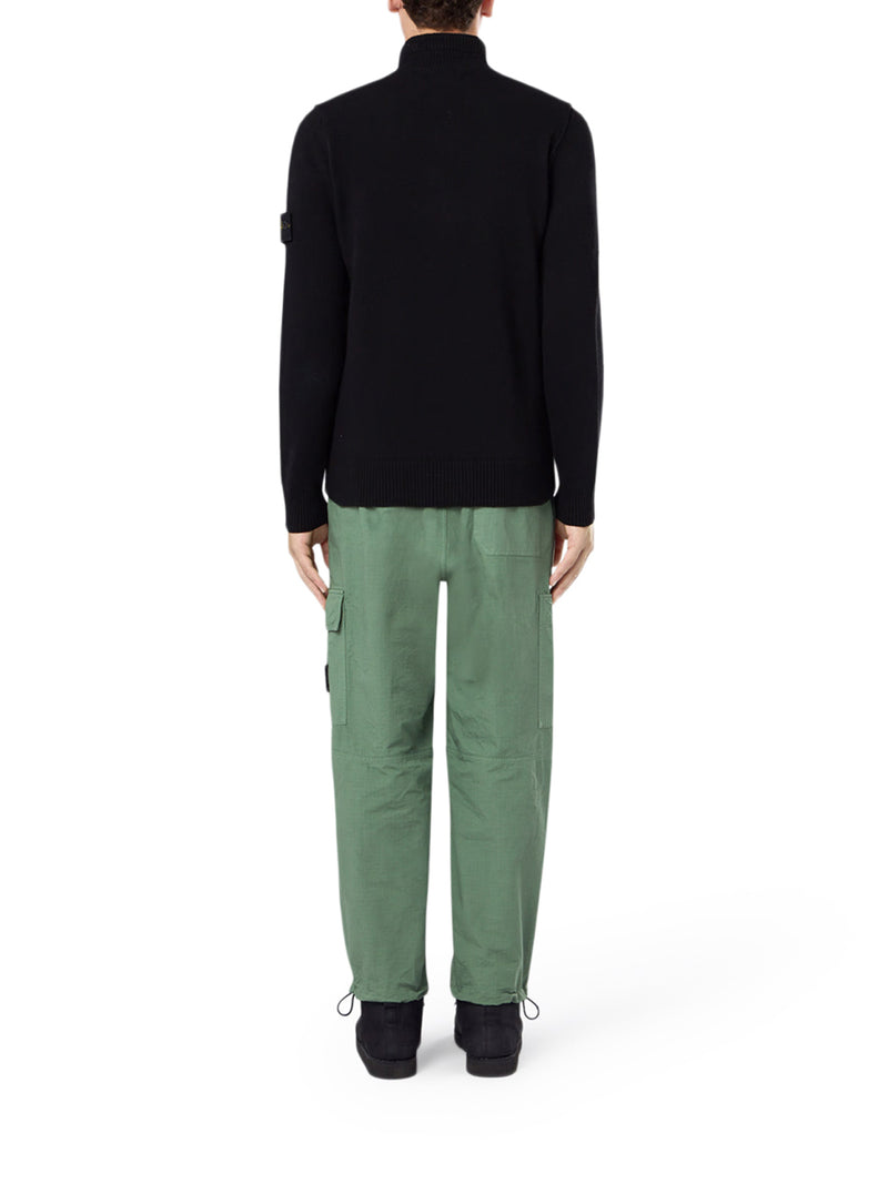 MAGLIONE CON ZIP CORTA E DETTAGLI IN FELTRO