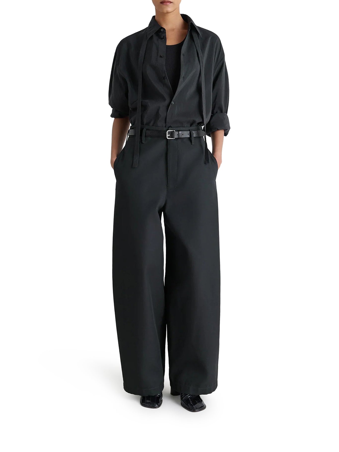 CAMICIA A MANICHE LUNGHE CON CRAVATTA