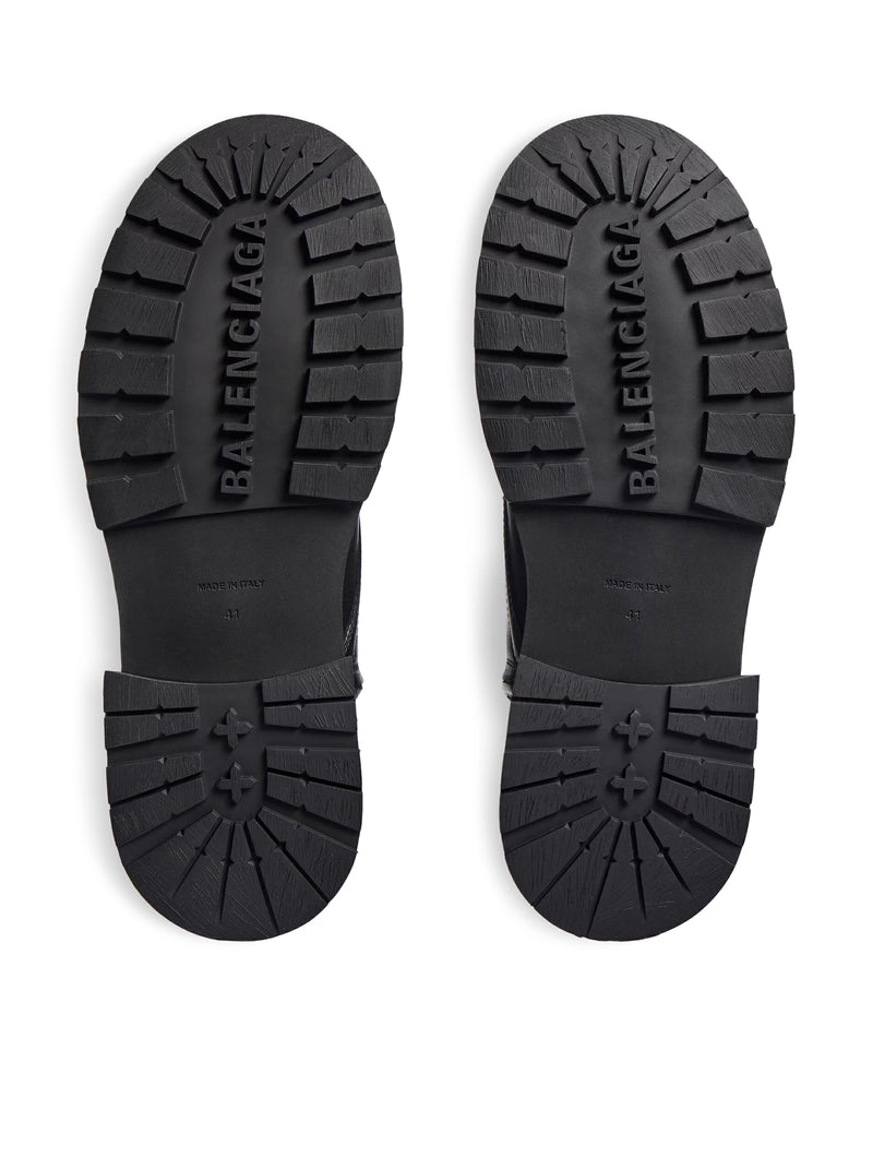 STIVALE CON LACCI IN MORBIDA PELLE DI VITELLO