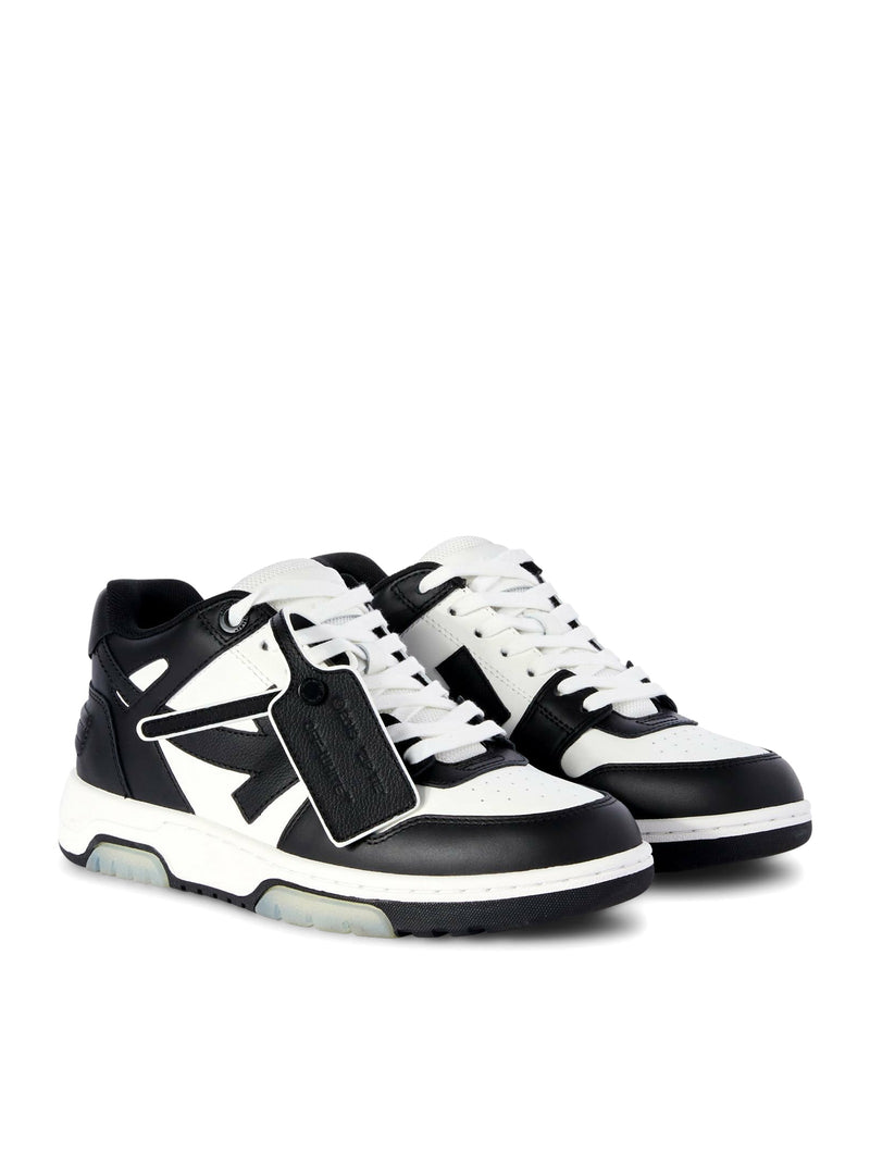 OUT OF OFFICE IN PELLE