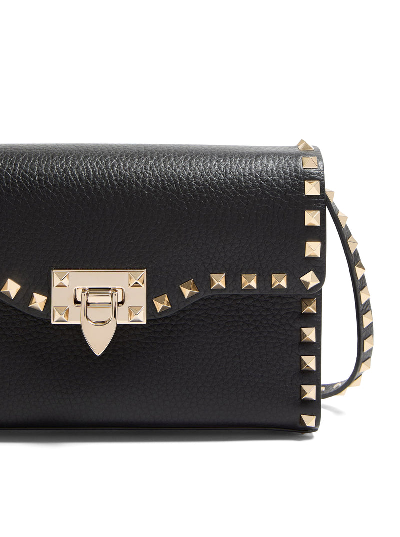 BORSA PICCOLA A TRACOLLA ROCKSTUD IN VITELLO GRANATO