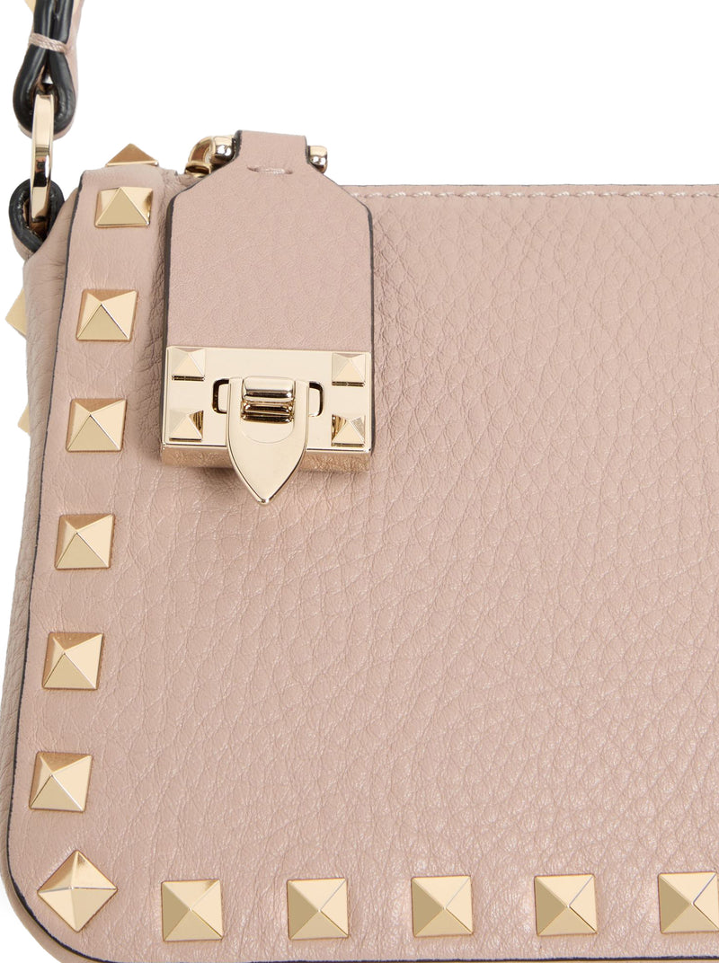 BORSA PICCOLA A TRACOLLA ROCKSTUD IN VITELLO GRANATO