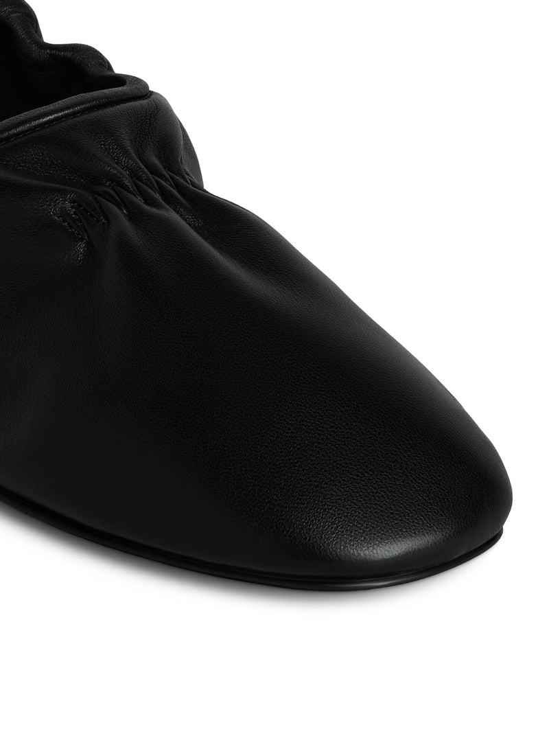 SLIPPERS MORBIDE IN PELLE