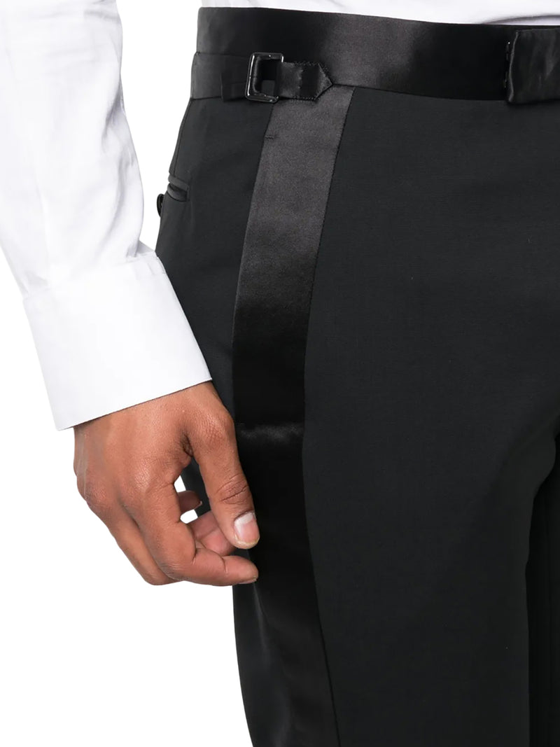 SMOKING SHELTON IN LANA