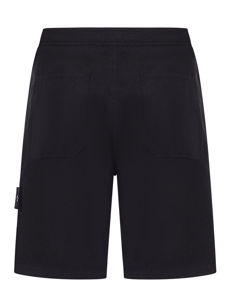 BERMUDA IN COTONE CON ICONICO BADGE APPLICATO