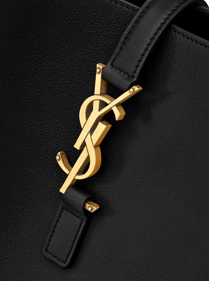 LE 5 À 7 LARGE MORBIDA IN PELLE MARTELLATA